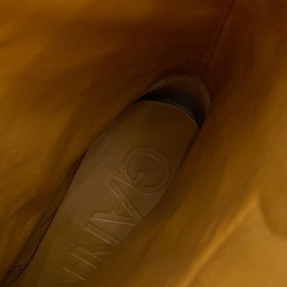 GANNI Boots size 7
, White Mid Shaft
- Embroidered Western see *NOTE* - Picture 5 of 8